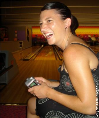 Charl�ne, enceinte d'une boule... �a promet le mariage!!!