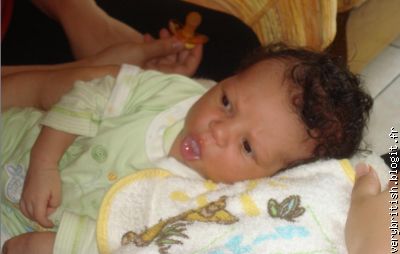 Sofia qui fait le gorille !!!