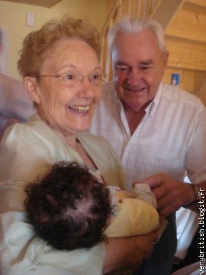 Mamie Paulette et Papi Robert totalement gaga !!! j'adore !