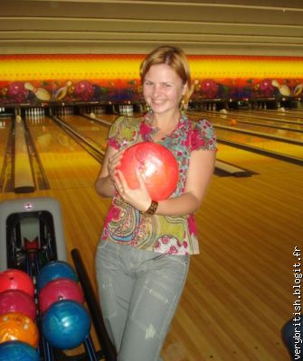 Yuliya pr�pare sa boule  avant son lanc� � la russe !